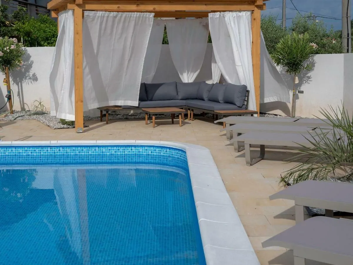 Apartment Vila Nemo Posedarje